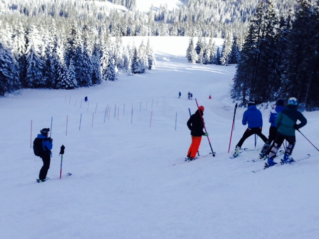 Skifahrer am Start zu einem Trainningslauf
