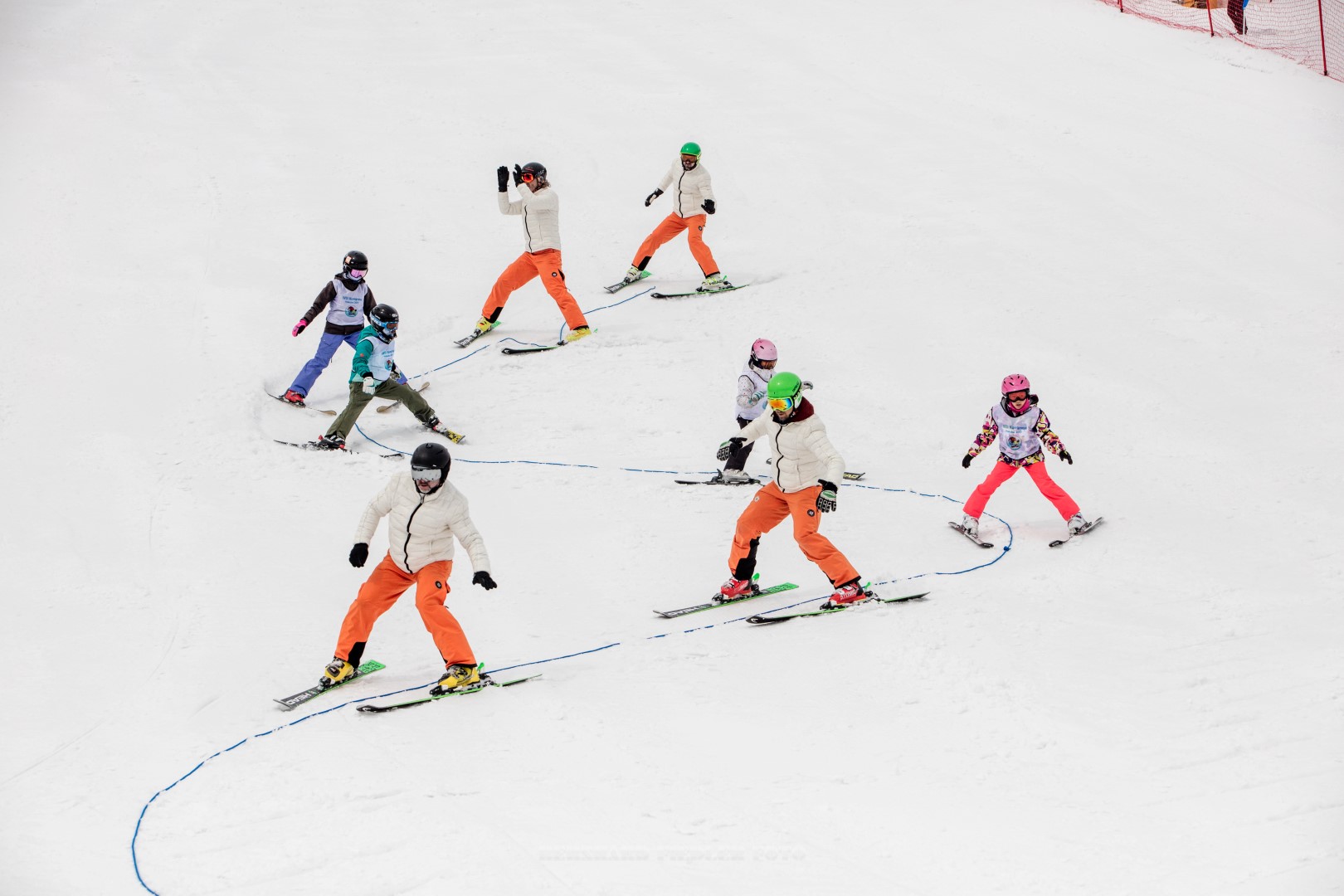 IVSI Kongress 2017 in Hakuba - drei Skilehrer bei einer Übungsfahrt mit Kindern